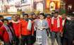 Priyanka Gandhi Vadra, priyanka gandhi interacts with coolie, coolies, Charbagh railway station, Luc