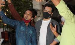 Emraan Hashmi celebrates birthday with fans pics