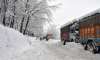 nearly 500 people stuck on jammu srinagar highway due to