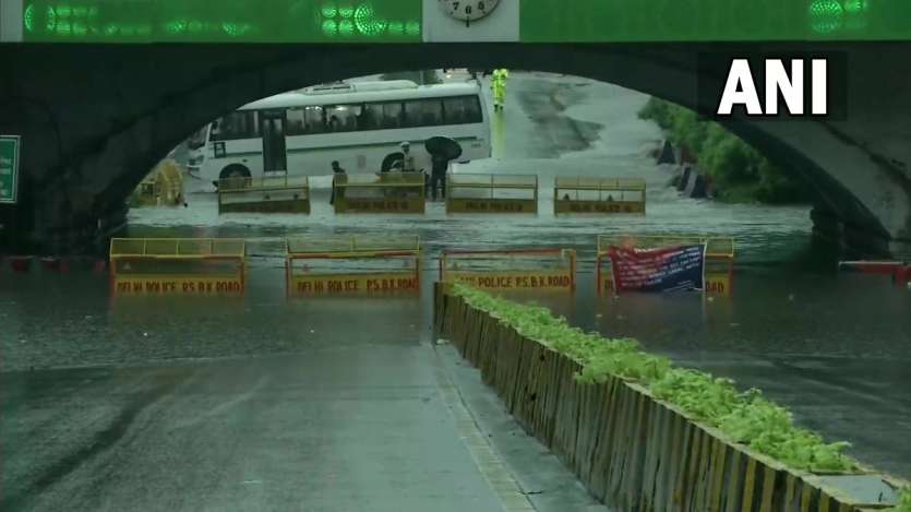 Traffic movement at Minto Bridge closed due to waterlogging as Delhi receives heavy rain