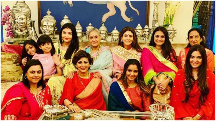 Aishwarya Rai, Jaya Bachchan celebrate Karwa Chauth with Sonali Bendre ...